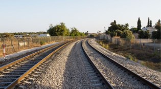 An toàn khi lái ô tô qua đường sắt: Kinh nghiệm tài xế cần nắm