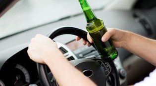 Thời gian được lái xe sau khi uống rượu là bao lâu?